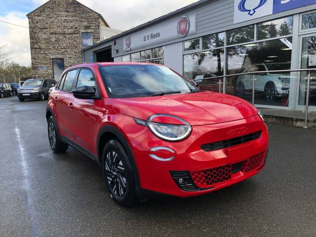 Fiat 600 0.0 115kW Red 54kWh 5dr Auto Hatchback Electric Red