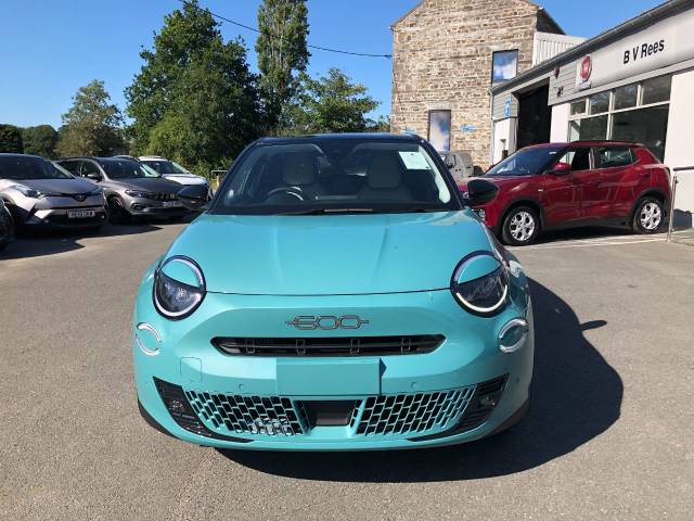 2025 Fiat 600 1.2 100 Hybrid La Prima Auto