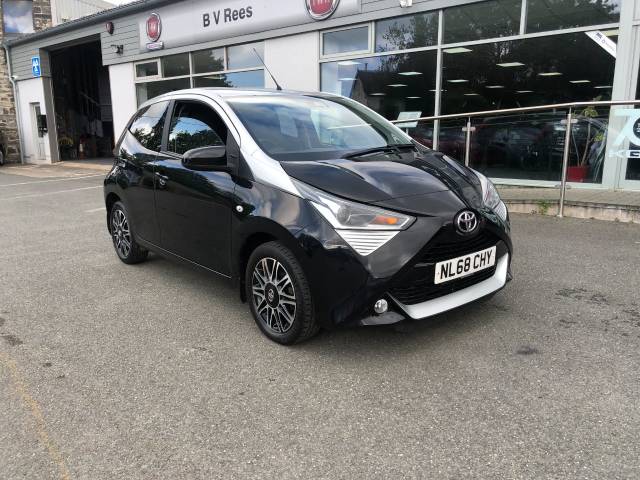 Toyota Aygo 1.0 VVT-i X-Clusiv 5dr Hatchback Petrol Black