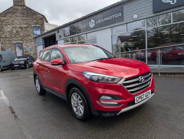 Hyundai TUCSON 1.7 CRDi Blue Drive SE Nav 5dr 2WD SUV Diesel Red